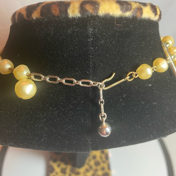 Vintage Laguna 3 Strand Crystal and Faux Pearl necklace. - Picture 2 of 8